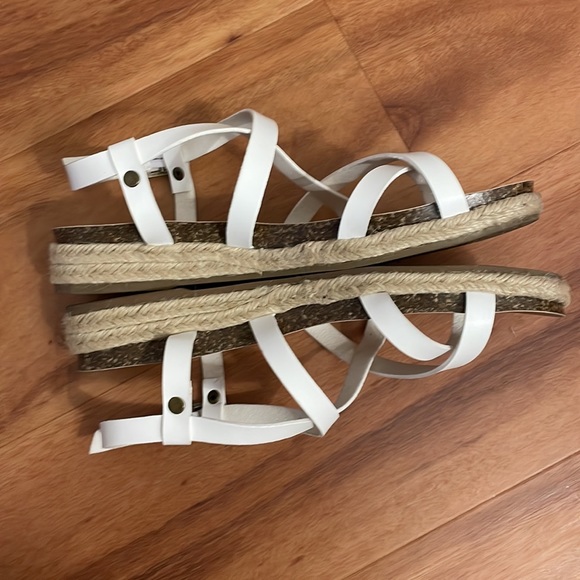 Sprit Sandal - Picture 3 of 4